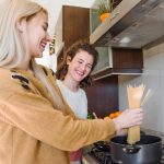 Как правильно подобрать кухню для частного дома